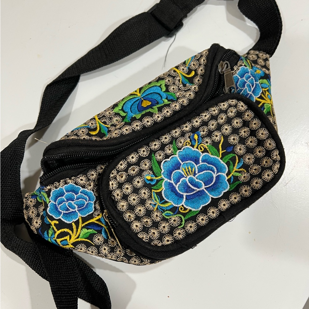 Embroidered Fanny pack